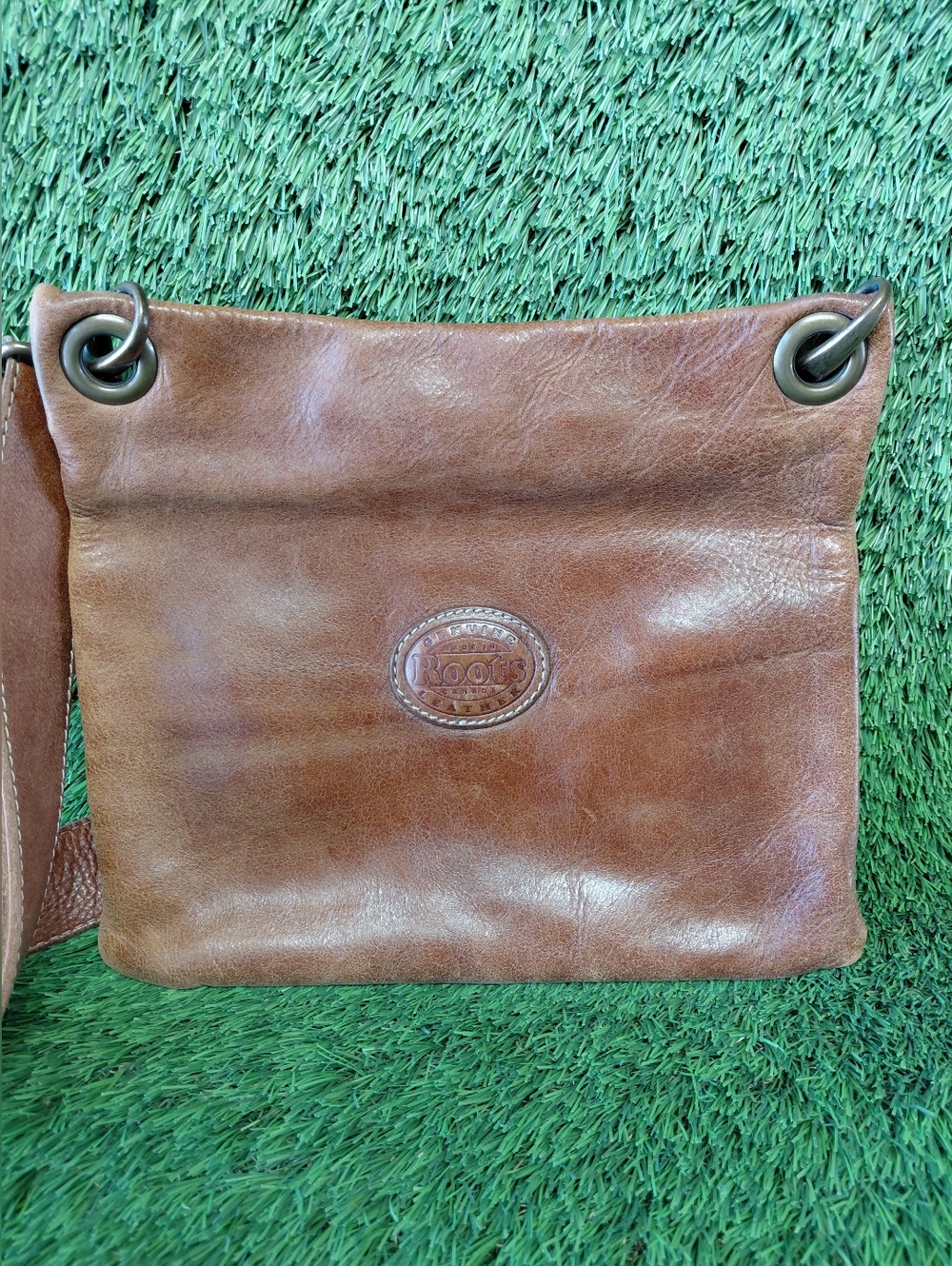 Roots Brown Leather Villager Tribe Crossbody Bag Satchel Brown Made In Canadá - Picture 4 of 15